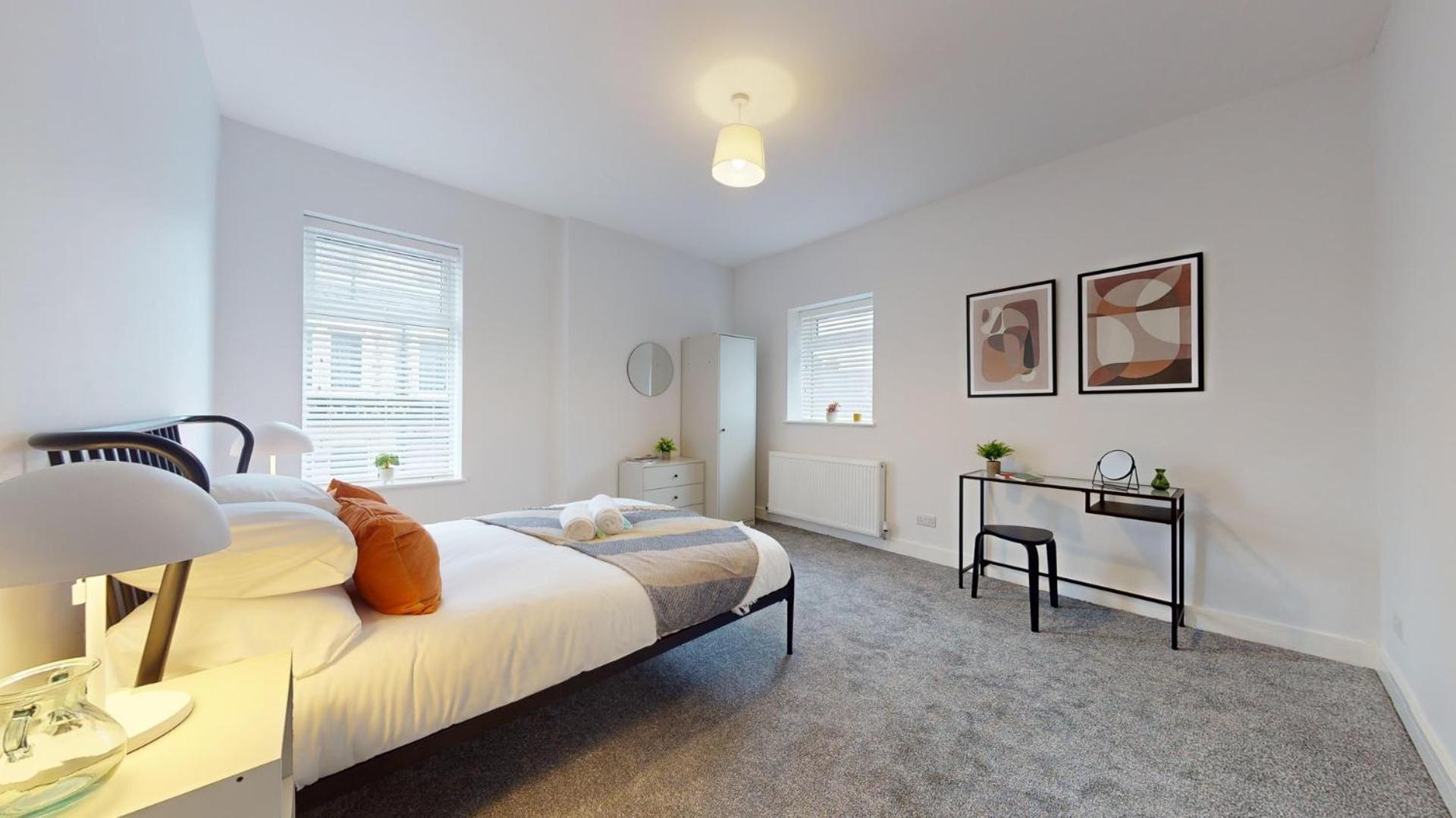 Impressive Two Bedroom | Wifi Apartment