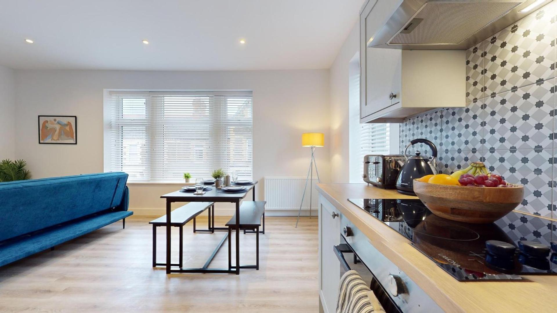 Impressive Two Bedroom | Wifi Apartment *